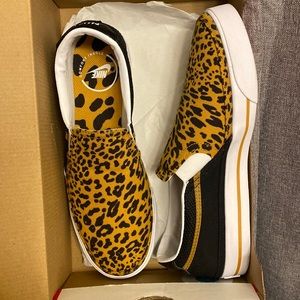 Nike court legacy slip shoe